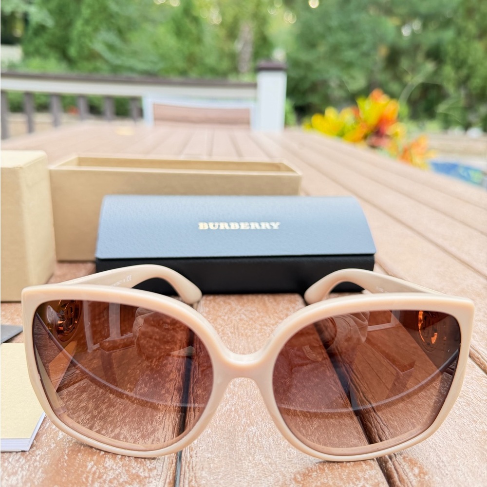 Burberry Nude and Brown Sunglasses